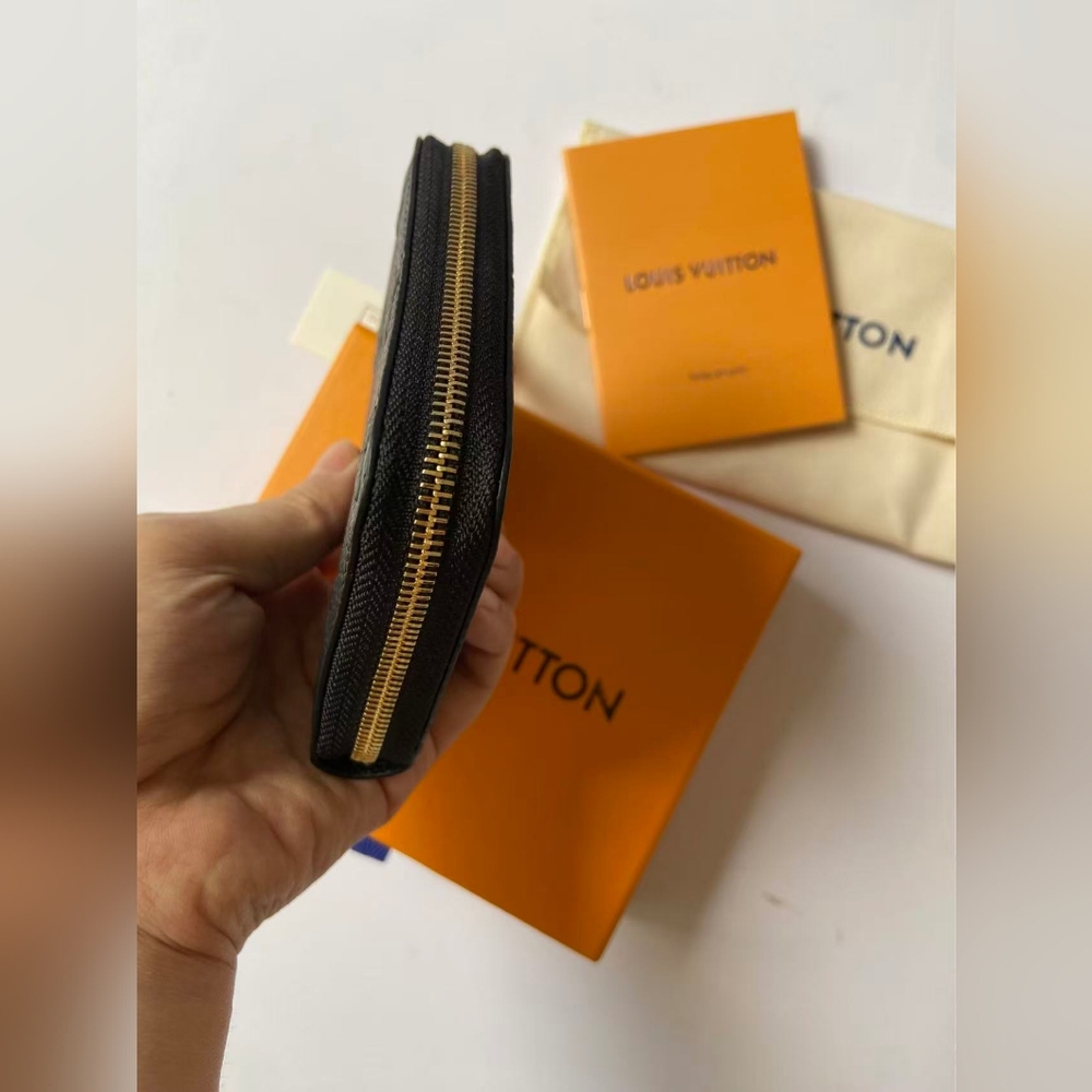Louis Vuitton Black Zippy Coin Purse - Picture 5 of 8